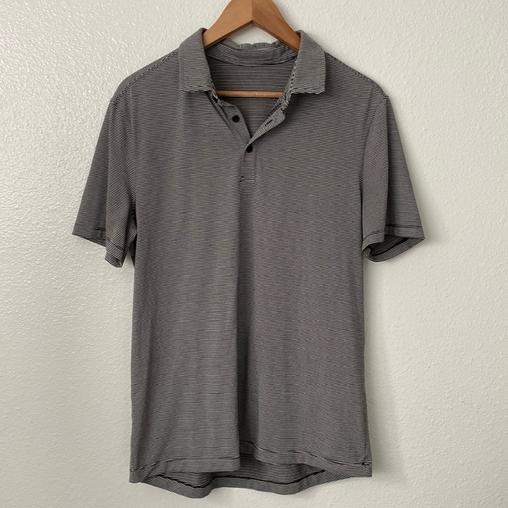 Lululemon L Mens Evolution Short Sleeved Polo Black and White Striped